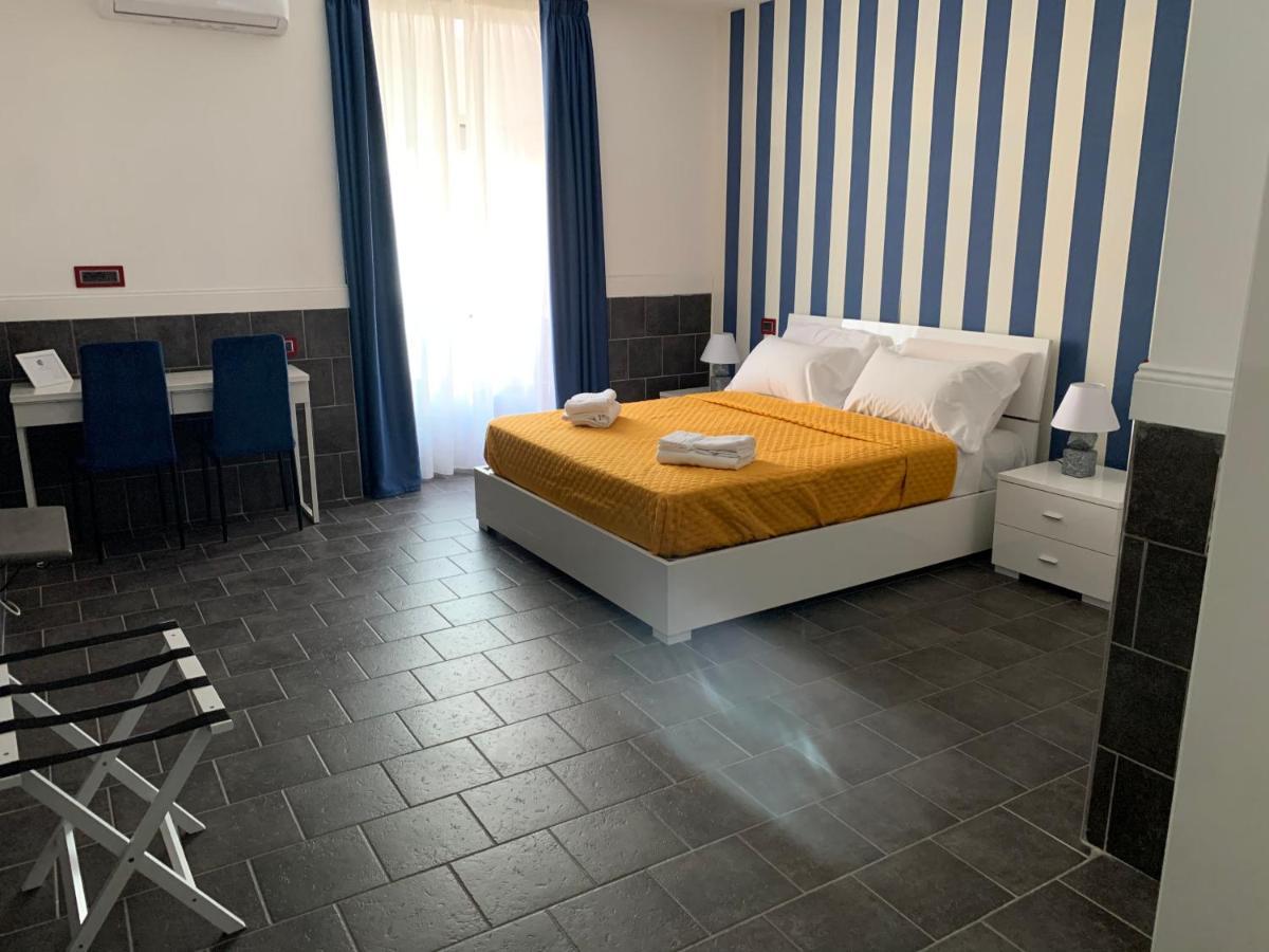 Yacht Club Angioino Hotel Naples Exterior photo